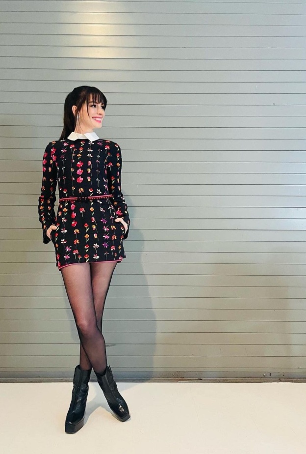 تنسيق مميز للفستان قصير من دار فالنتينو 