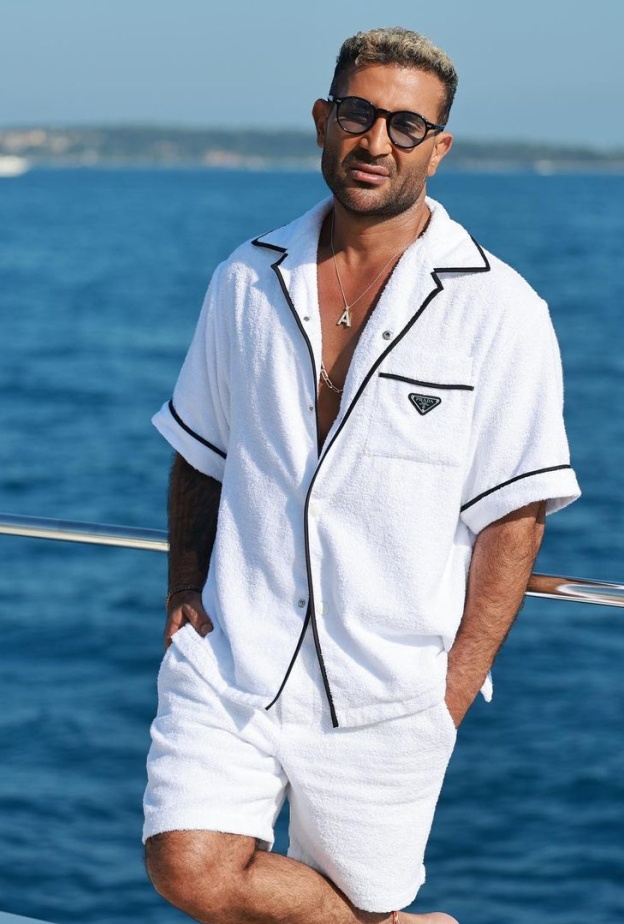 أحمد سعد خلال استمتاعه بإجازة الصيف 