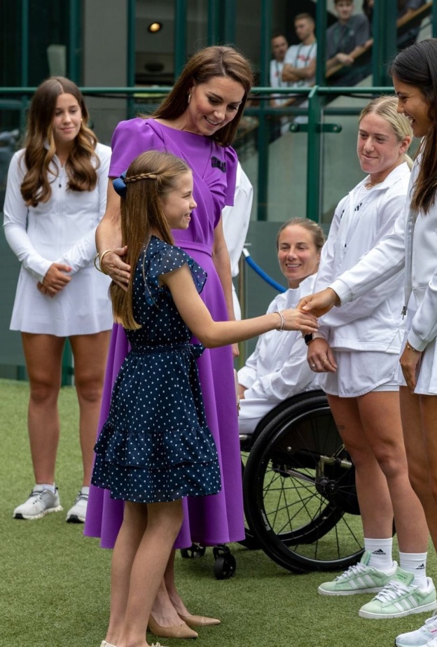 كيت ميدلتون برفقة الاميرة شارلوت في ويمبلدون