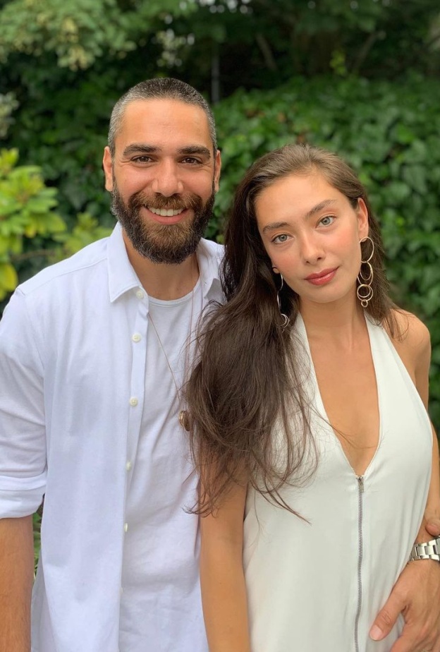 ناسليهان اتاغول وقادير دوغلو في صورة عفوية 