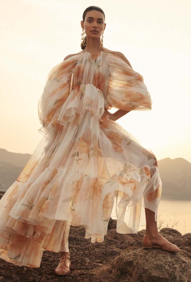 أناقة الستايل البوهيمي في خريف 2024... الأزياء والأكسسوارات التي تلهم الحرية والإبداع