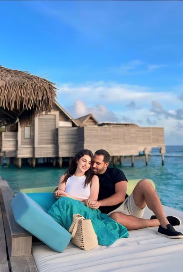 ماريتا الحلاني مع زوجها في المالديف