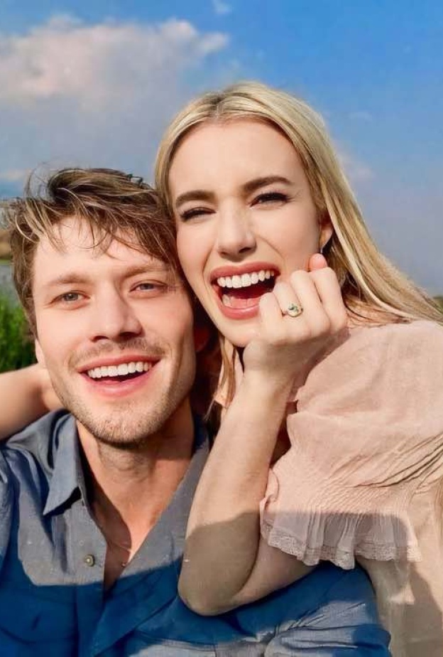 خطوبة إيما روبرتس