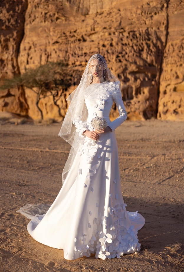 فستان زفاف رامي قاضي  مستوحى من العلا في السعودية