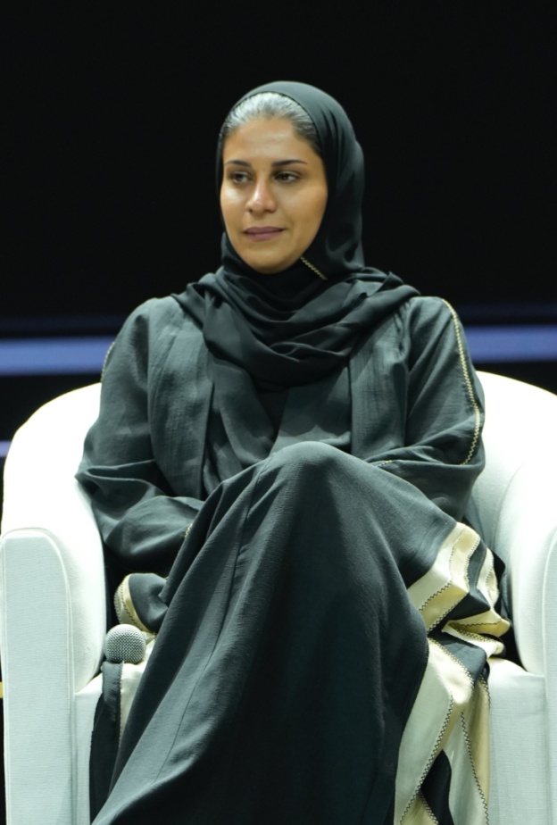 أضواء العريفي أثناء المشاركة في مؤتمر الرياضة العالمية الجديدة