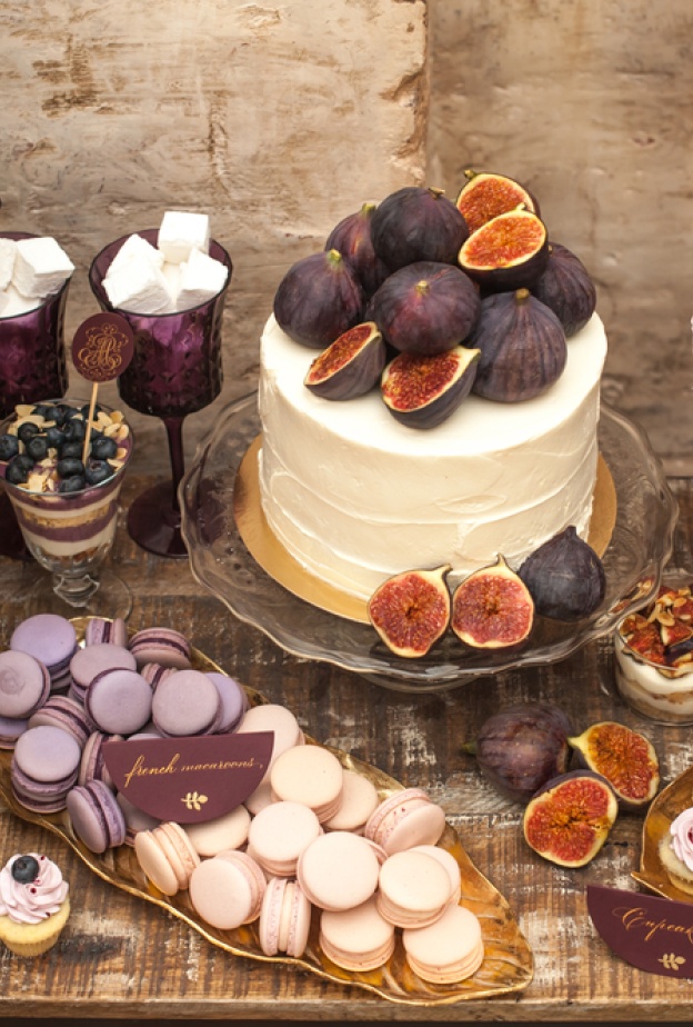 اختيار فاكهة موسمية في حفلات الزفاف الخريفية لتزيين الطاولة