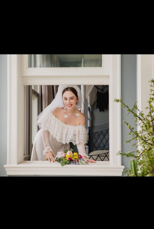 نجوم أتراك تزوجوا بعد عمر الـ40