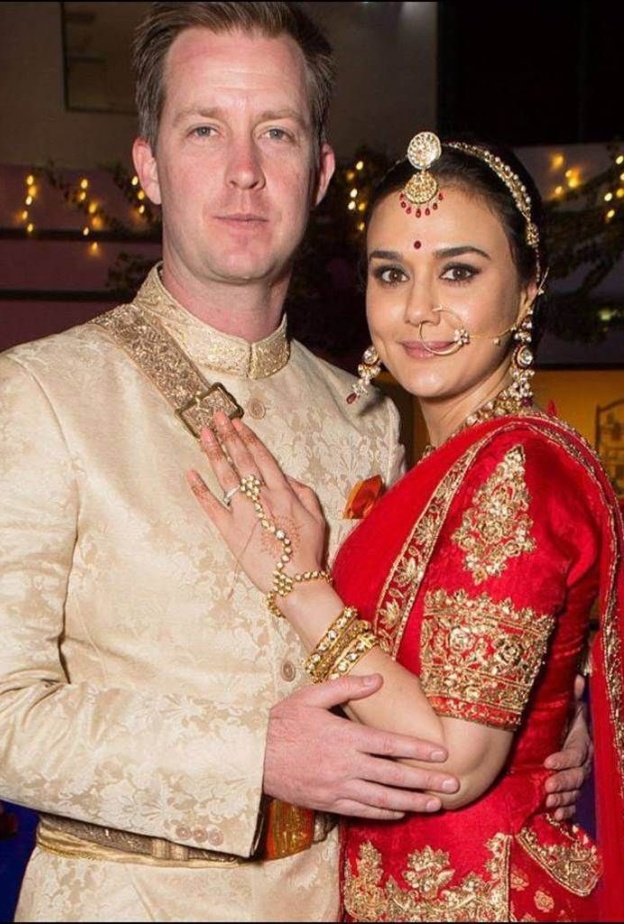 بريتي زينتا دخل الحب حياتها بلقائها بزوجها المستقبلي جين جود إنوف