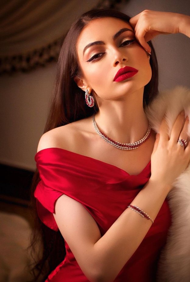  5 سيدات إماراتيات لمعت أسمائهنّ في عالم الموضة والمجوهرات