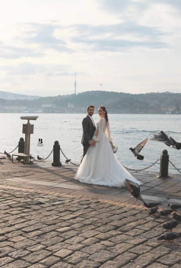 تصوير عروسين بكاميرا المصورة السعودية بتول العمري