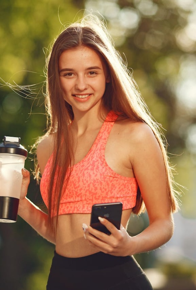 تعرفي على أفضل تطبيقات ذكية للياقة البدنية لتعزيز صحتك وجمال ورشاقة على خطى المرأة الإمارتية