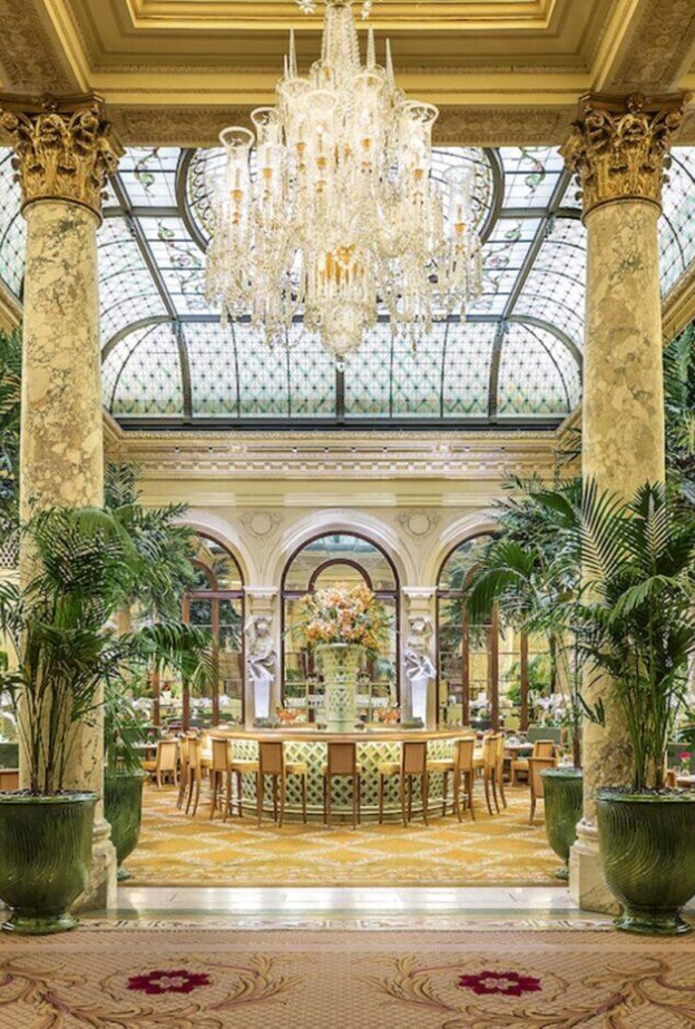 فندق ذا بلازا في نيويورك هو فندق فخم، افتُتح للمرة الأولى في عام 1907