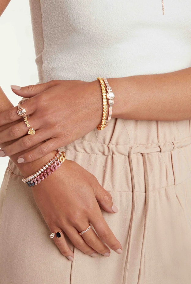 موديلات خواتم ذهب عصرية ناعمة لاطلالتك اليومية الراقية