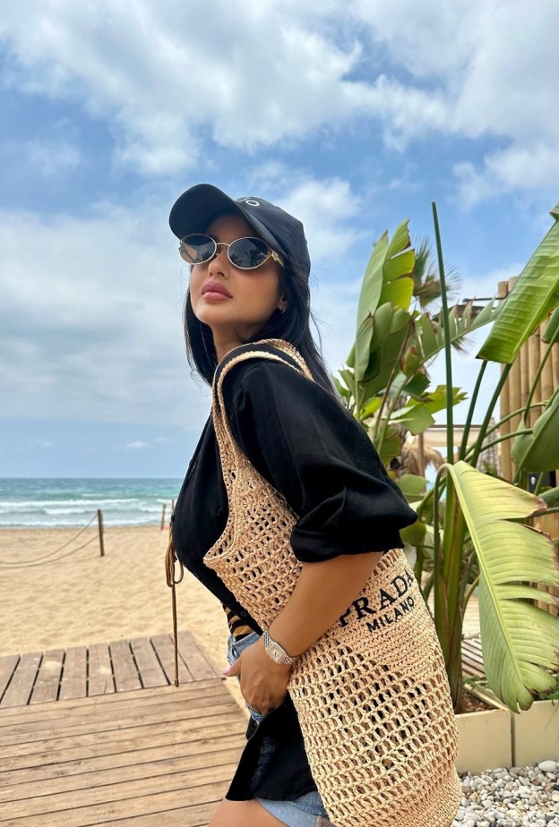 مدونة الموضة مايا العتر