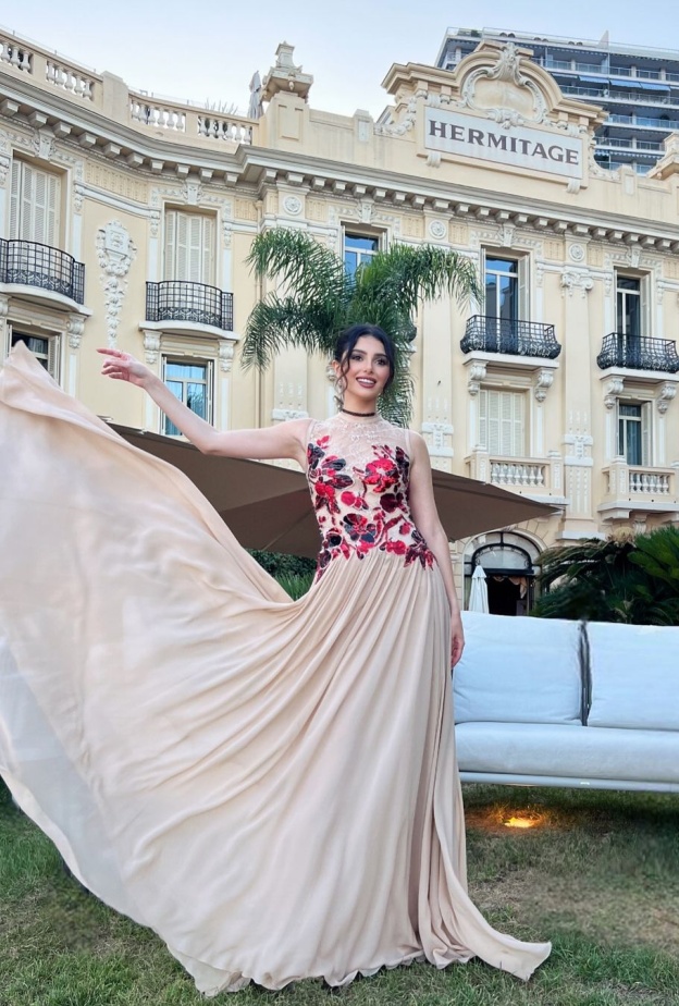 احدث اطلالات ماريتا الحلاني في موسم الصيف على انستغرام