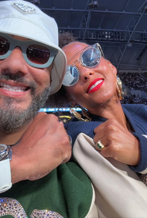 النجم العالمي سويز بيتس يستمتع بالنزال الكبير ضمن فعاليات بطاقة موسم الرياض