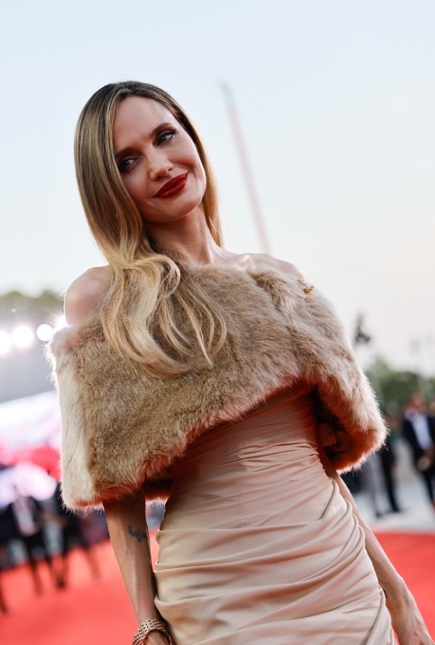 انجلينا جولي 