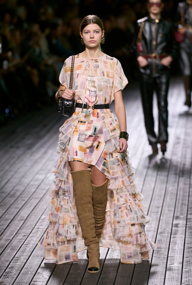 موديلات فساتين ناعمة لخريف 2024 من Chanel 