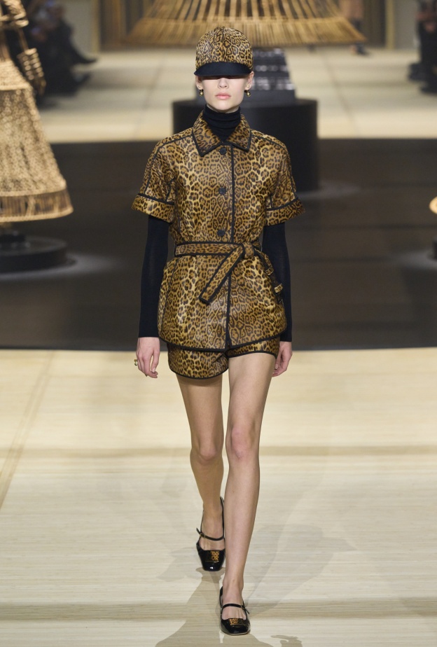 إطلالة من Christian Dior