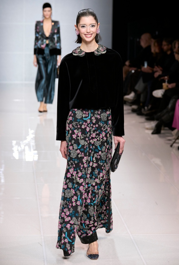 الورود في كل مكان مع تنانير الخريف