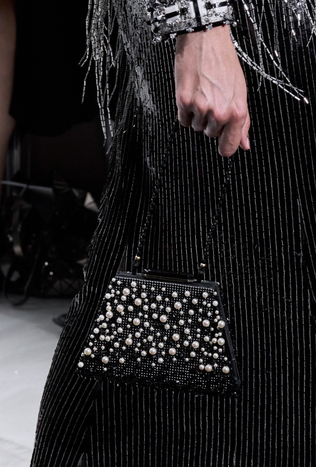 حقائب اللؤلؤ صيحات الأكسسوارات لخريف 2024