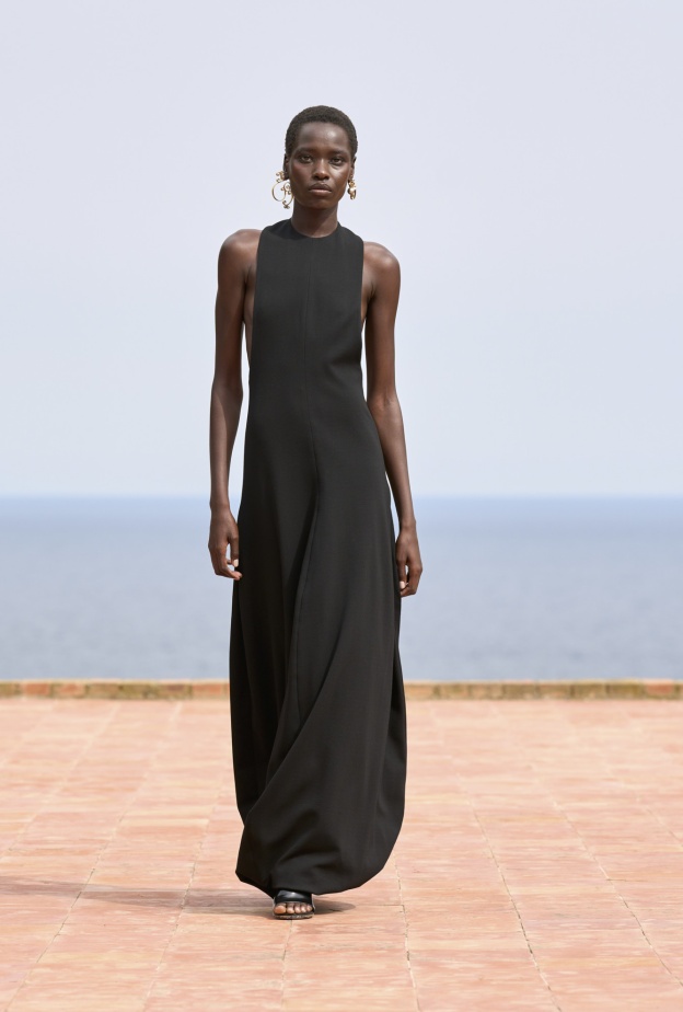 إطلالة من Jacquemus