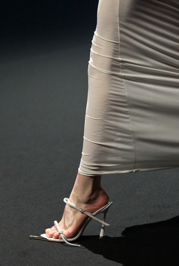 صنادل فخمة من Mugler 