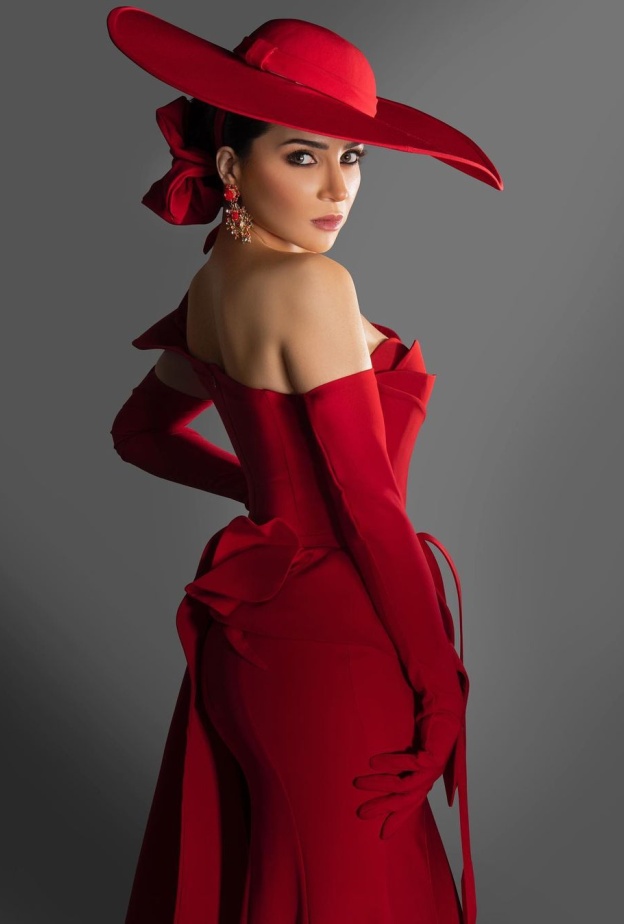 مي عز الدين من جلسة تصوير حديثة