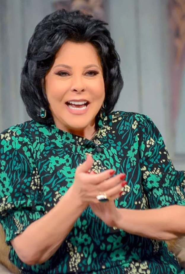 اسعاد يونس في كواليس برنامج صاحبة السعادة 