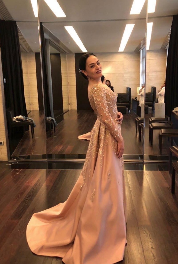 إطلالة جديدة لشريهان تخطف الأنظار 