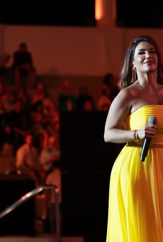 ديانا حداد تتألق على المسرح الروماني بالمدينة التراثية في العلمين 