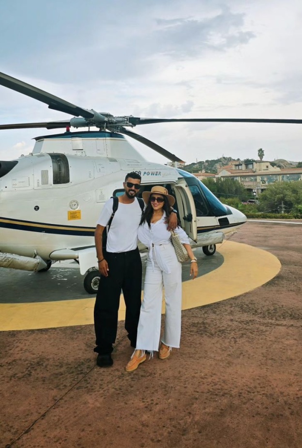 مي عمر ومحمد سامي خلال اجازتهما في إيطاليا 