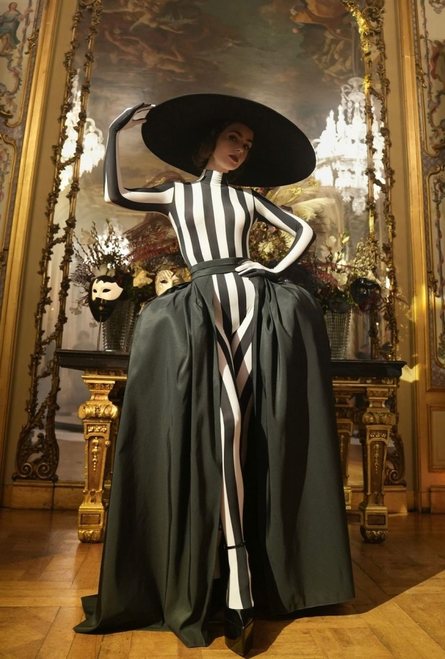 ليلي كولينز