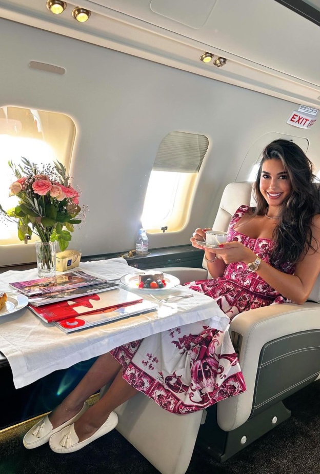 إطلالة ياسمين صبري من دار Dolce and Gabbana 