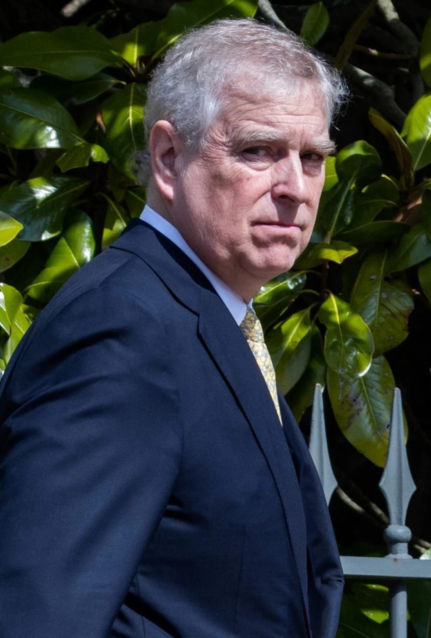 الملك تشارلز يسحب تمويل حراسة قصر الأمير أندرو
