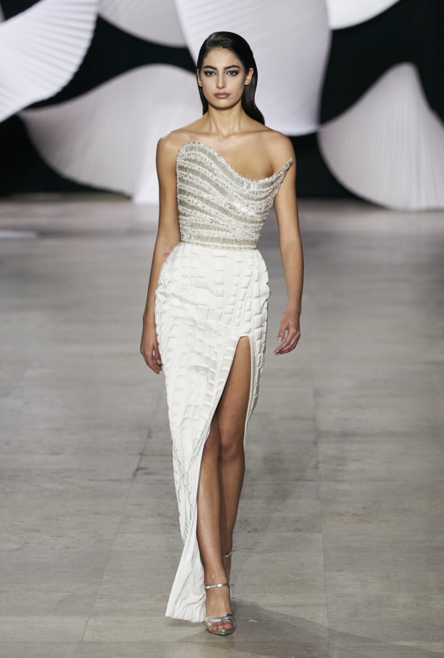 فستان سهرة باللون الأبيض Tony Ward 