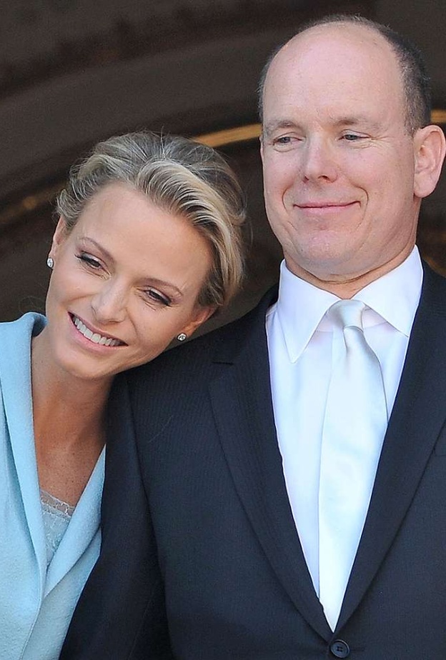 أمير موناكو يستعيد ذكريات تعرفه على الأميرة شارلين لأول مرة