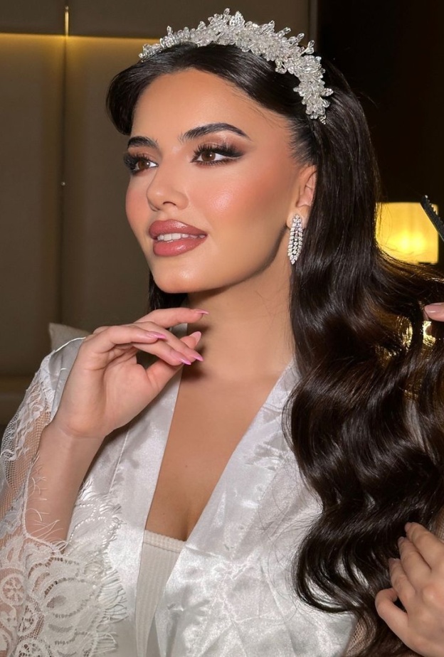 من مكياج العرايس من خبيرة المكياج السعودية أثير فارس