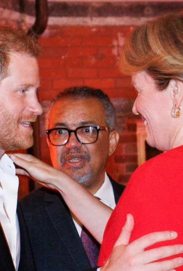 الأمير هاري يلتقي الملكة ماتيلد في نيويورك