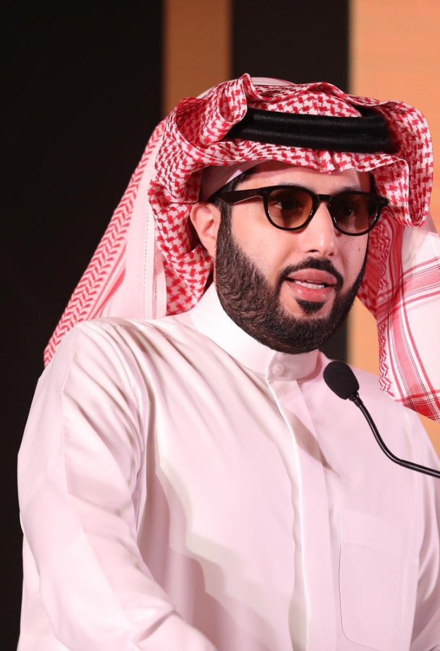 تركي آل الشيخ يدعو الكتاب والأدباء إلى تقديم أعمالهم للفوز بجائزة القلم الذهبي للأدب الأكثر تأثيراً