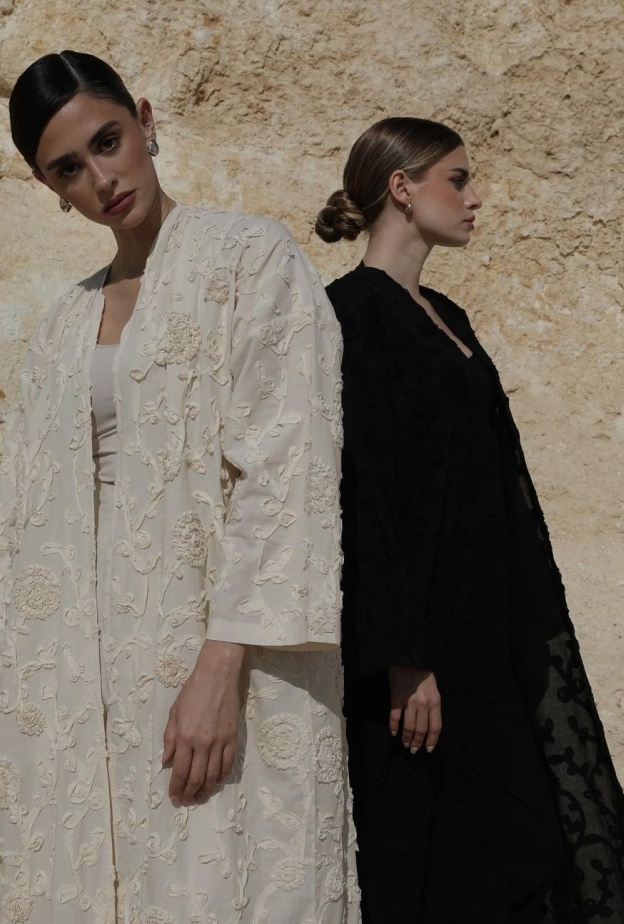 من تصاميم علامة لِن LIN