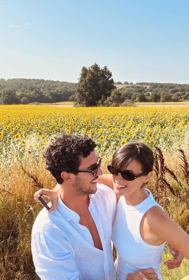 بطلة مسلسل "القضاء" تعقد قرانها في روما وبيرجا أكلاي وهاكان كورتاش يكتفيان بزفاف بسيط .. 6 قصص حب تركية ستتوج بالزواج قريبا