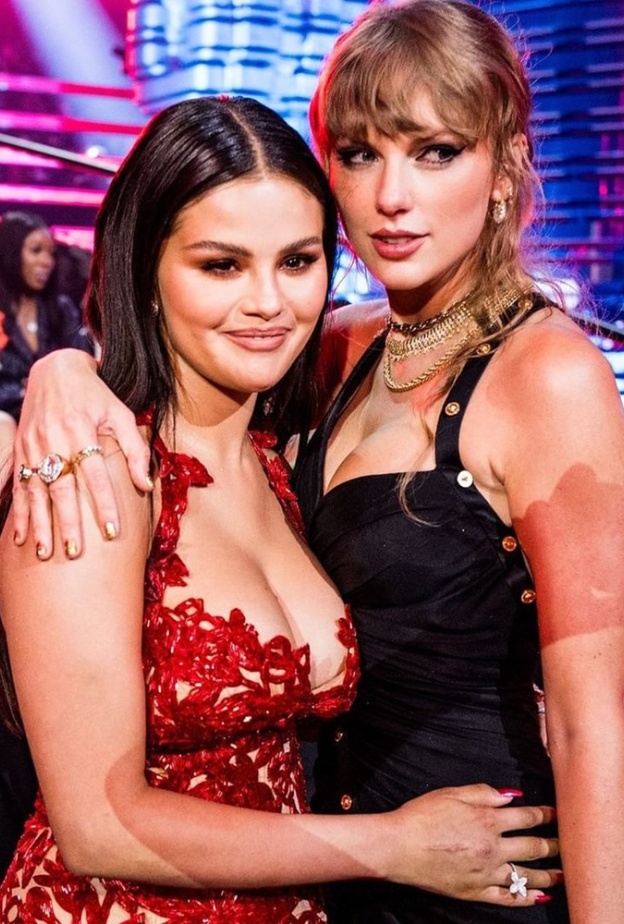 تايلور سويفت Taylor Swift وسيلينا غوميز Selena Gomez