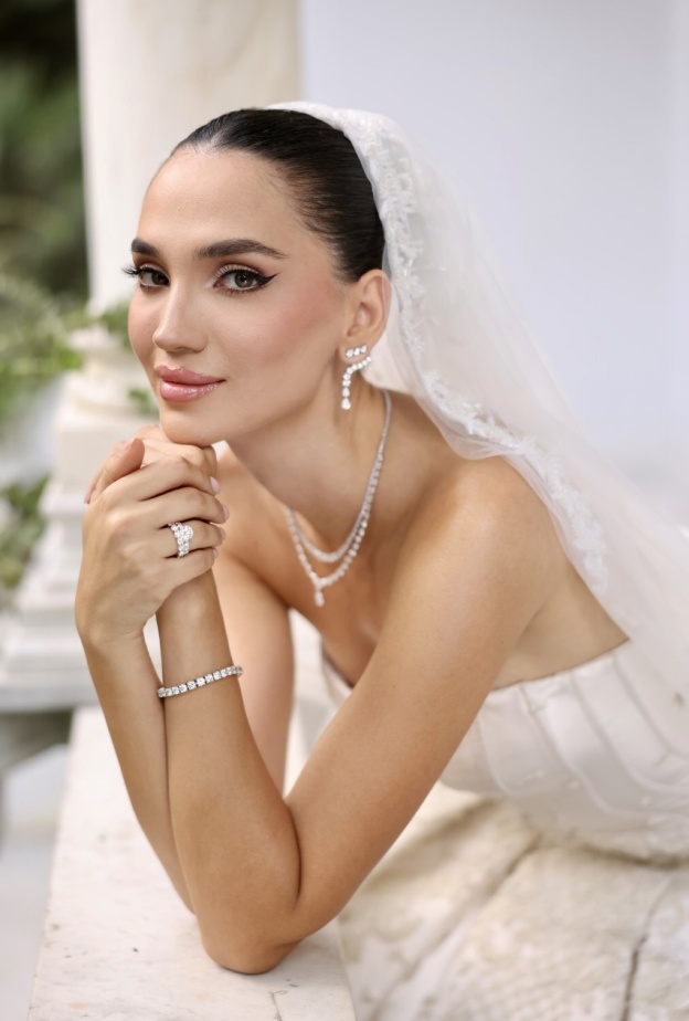 ساندي تابت ملكة جمال لبنان السابقة أنا صمّمت مجوهرات زفافي