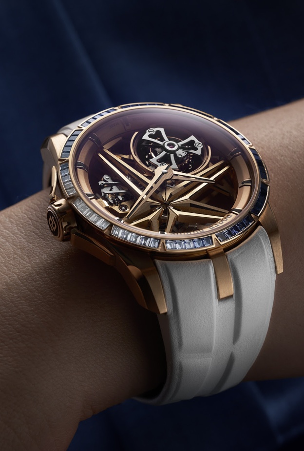 ساعات روجيه دوبوي تتألق في معرض Watches and Wonders بشنغهاي لعام 2024