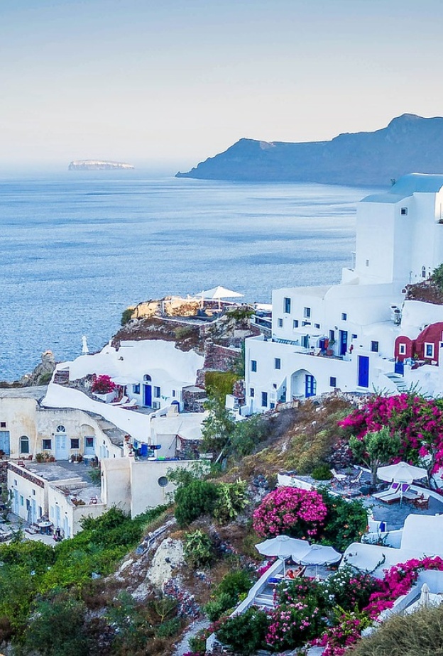 سانتوريني من أجمل وجهات سياحية رومانسية في سبتمبر بواسطة Pixabay