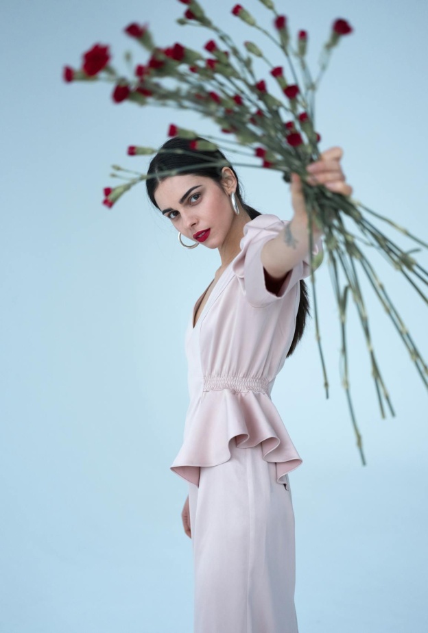 تعرفي على فوائد القرنفل للحلق لعلاج الالتهابات بشكل طبيعي