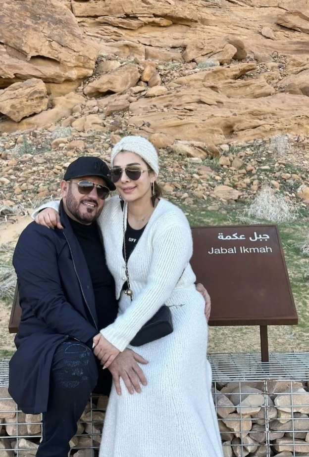 لقطة دافئة لأصالة نصري وفائق حسن في العلا