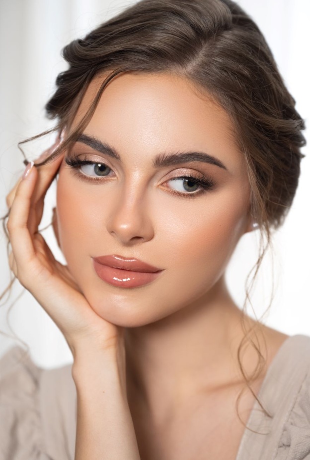 من مكياج خبيرة التجميل المحترفة دينا الغزالي