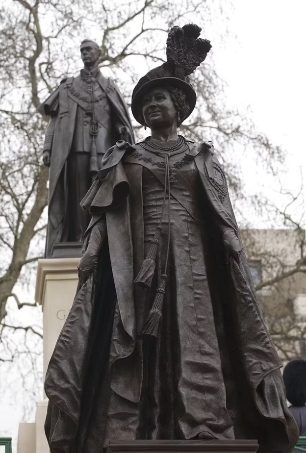 نصب تذكاري وطني جديد للملكة إليزابيث الثانية في لندن